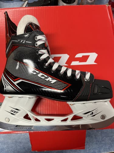 Senior CCM Regular Width  Size 7 JetSpeed FT1 Hockey Skates