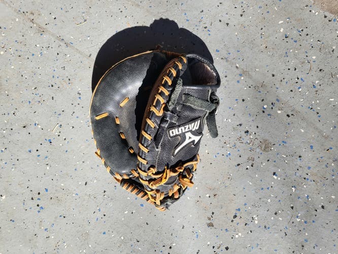 Baseball Glove Used Mizuno Right Hand Throw Catcher's Prospect 32.5"