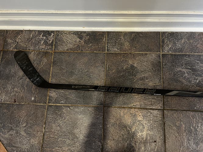 Senior Right Handed  Pro Stock Supreme One95 Hockey Stick