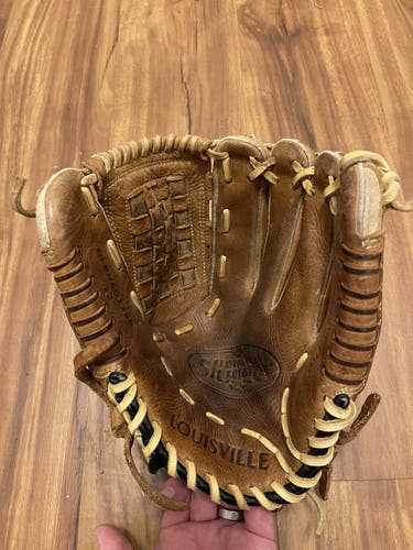 Louisville Slugger Omaha Glove