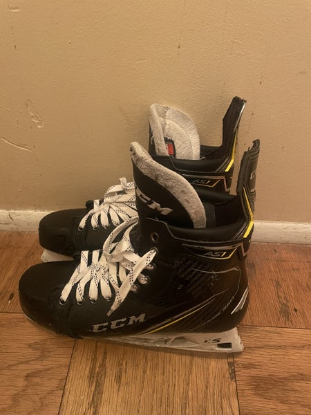 Senior CCM Pro Stock Size 8 Hockey Skates