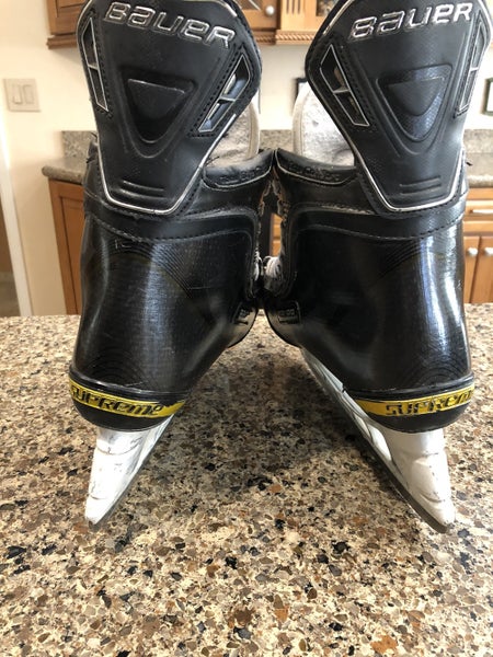 Senior Bauer Regular Width Size 9.5 Supreme Total One Hockey Skates