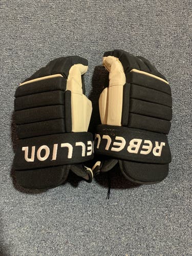 Game Used Black Rebellion Pro Stock Gloves Pittsburgh Penguins Macintyre 15.5”