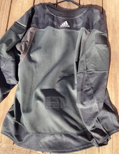 Adidas blank nhl military jersey size 52
