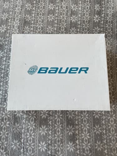 Hockey Skates Senior New Bauer Supreme 2S Pro Regular Width Pro Stock Size 8.5