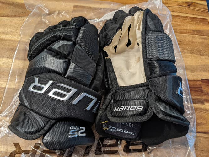 Gloves New Bauer Supreme 2S Pro 13"