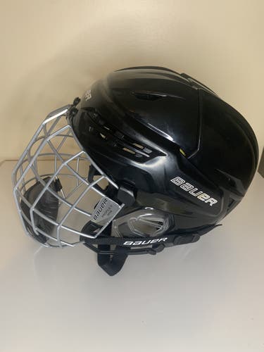 Used Medium Bauer  Re-Akt 95 Helmet