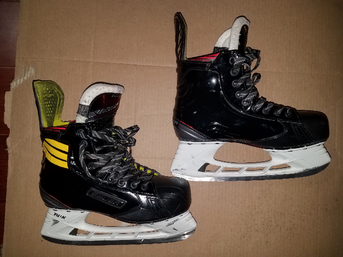 Hockey Skates Junior Used Bauer Vapor X2.9 Extra Wide Width EE Size 5.5