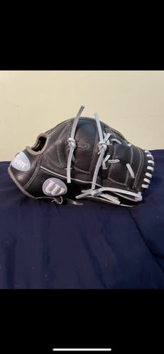 $300 OBO Rare Chris Archer 12" A2000 B2 Baseball Glove