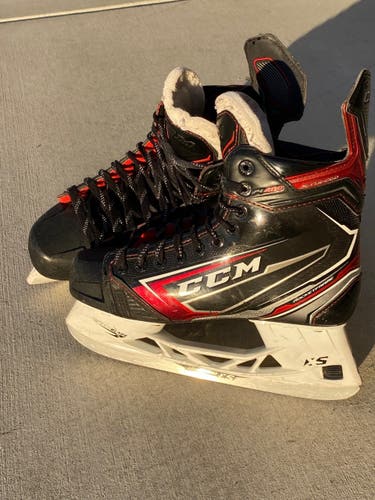 Hockey Skates Senior Used CCM JetSpeed FT480 Regular Width Size 8