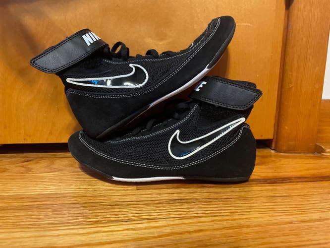 New Nike Kids 5y Wrestling Shoes