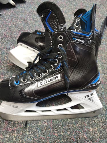 Hockey Skates Senior New Bauer Nexus N9000 Regular Width Size 10