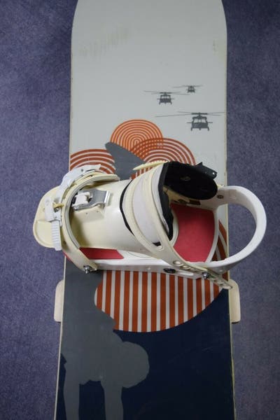 burton canyon wide snowboard BURTON CANYON WIDE SNOWBOARD SIZE 162 CM WITH BURTON LARGE BINDINGS |  SidelineSwap