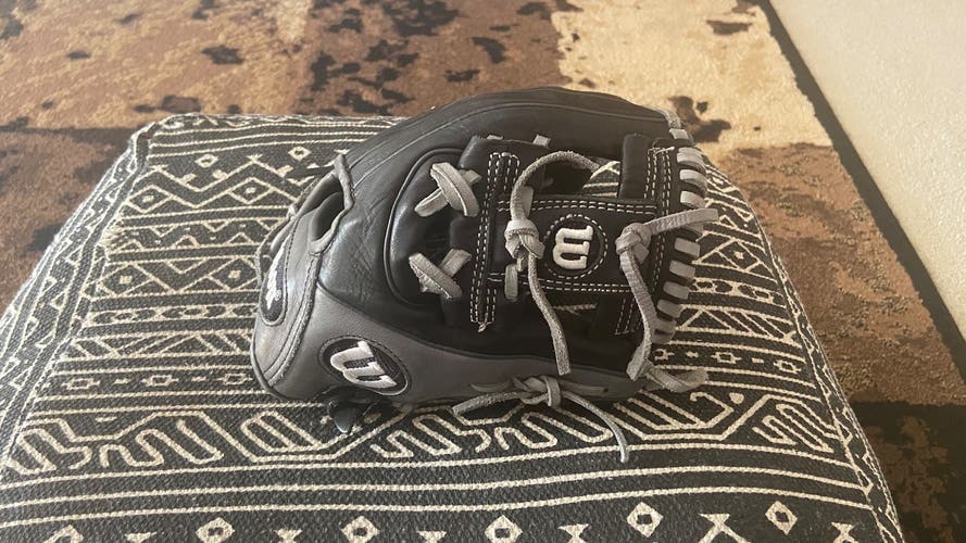 Wilson 11" 1/4 Model-643  Baseball Glove