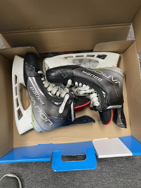 Senior Bauer Size 9.5 Vapor Hyperlite Hockey Skates