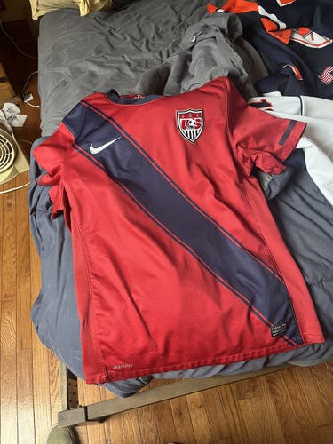 Red Used USA Medium Nike Jersey