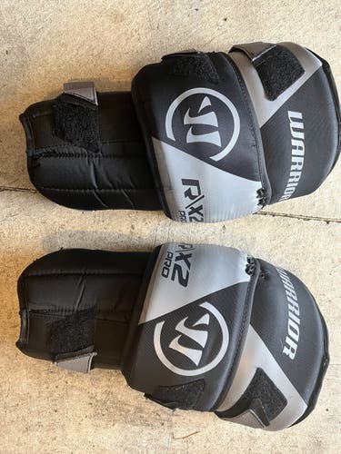 Used Warrior R/X2 Pro knee pads