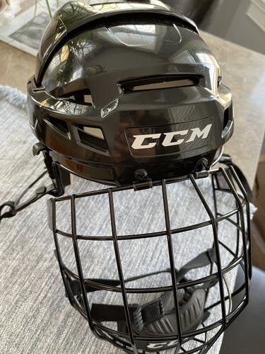 New Large CCM  Vector V08 Helmet/Cage Combo