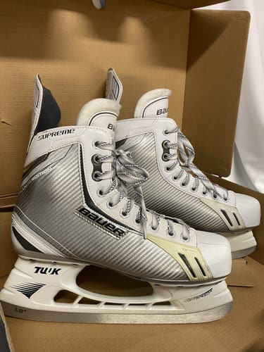 Bauer One 6 , 10.5D, white skates.