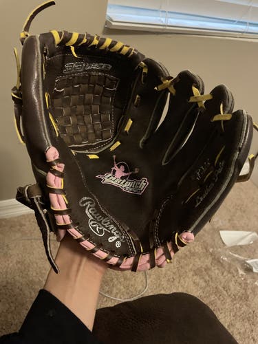 Rawlings softball glove