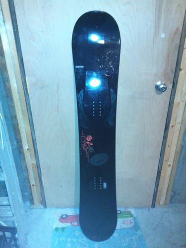 Woman's Salomon 154cm Snowboard