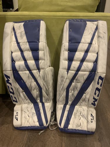 CCM Extreme 3.9 Leg Pads