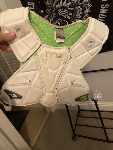 Used Large Maverik M4 Shoulder Pads