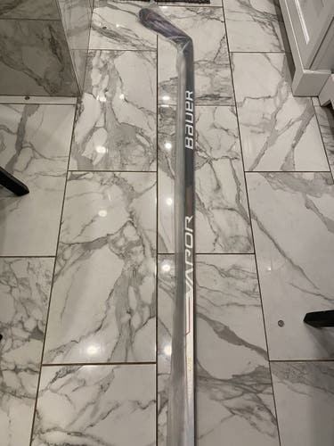 P28 65 Flex Left Intermediate Left Hand  Vapor Hyperlite Hockey Stick