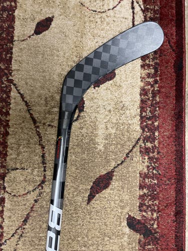 Right Handed 77 Flex Custom Bauer Vapor Hyperlite Stick