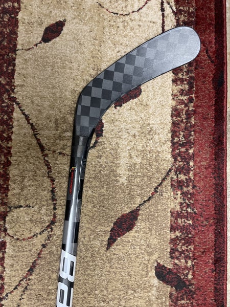 Right Handed 77 Flex Custom Bauer Vapor Hyperlite Stick