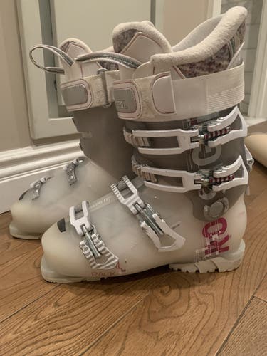 Used Ski Boots Women's Rossignol, Size 25.5, 70 Flex