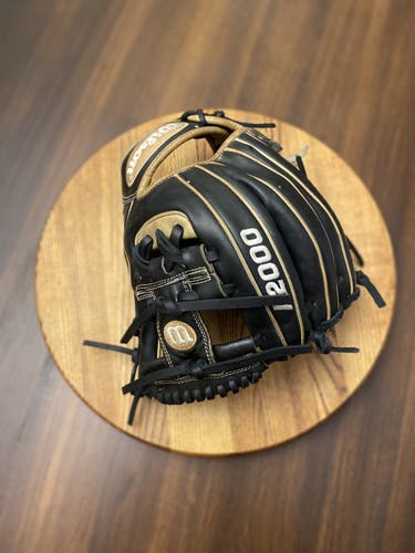 Used Infield 11.5" A2000 Baseball Glove