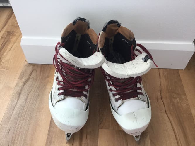 Used Bauer Supreme One100 LE goalie skate, Size 9.5