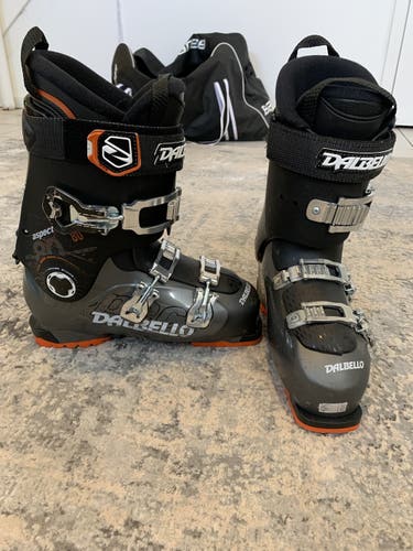 Used All Mountain Soft Flex Aspect 80 Ski Boots