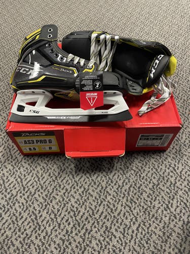 CCM AS3 Pro size 8.5 regular width goalie skate