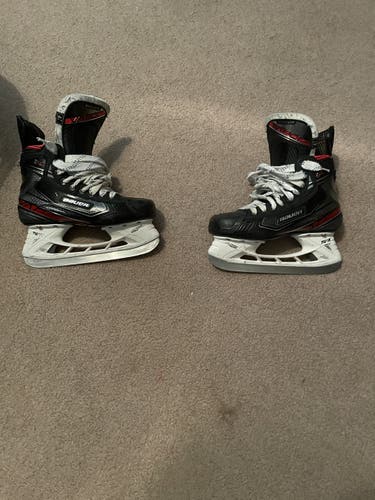 Junior Bauer Size 4.5 Vapor 2X Hockey Skates