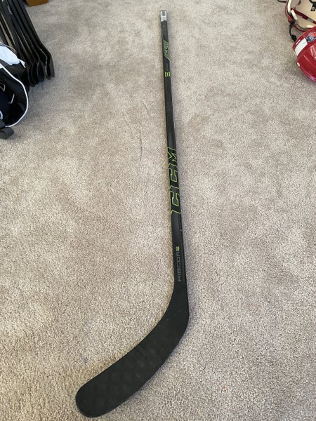 Senior Right Handed Mid Pattern RibCor Reckoner Hockey Stick