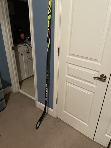 Senior Right Handed Vapor X2.7 Hockey Stick