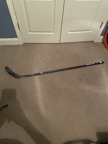 Junior Right Handed Nexus 2N Pro Hockey Stick