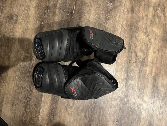 Used Medium Bauer Vapor X900 Lite Elbow Pads