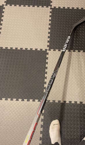 Right Handed Senior Bauer Hyperlite Hockey Stick