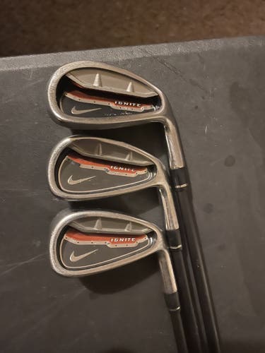 Men's Right Handed Regular Flex Graphite Shaft Ignite Iron Set