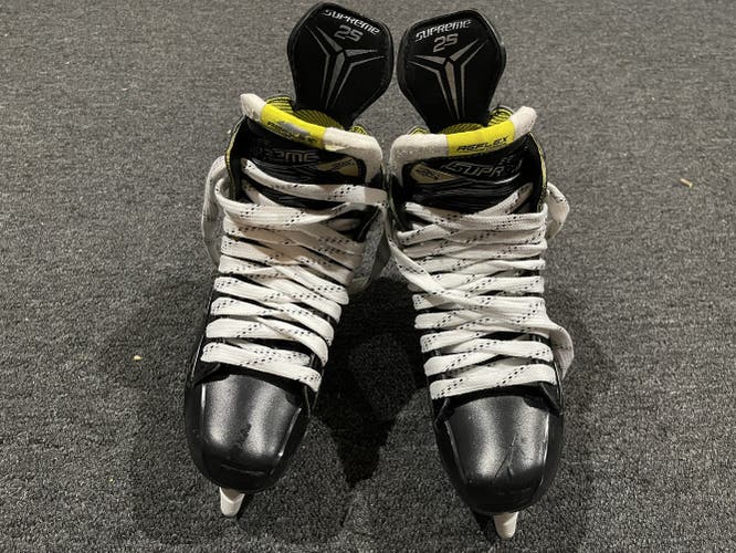 Used Bauer Regular Width Size 9 Supreme 2S Hockey Skates