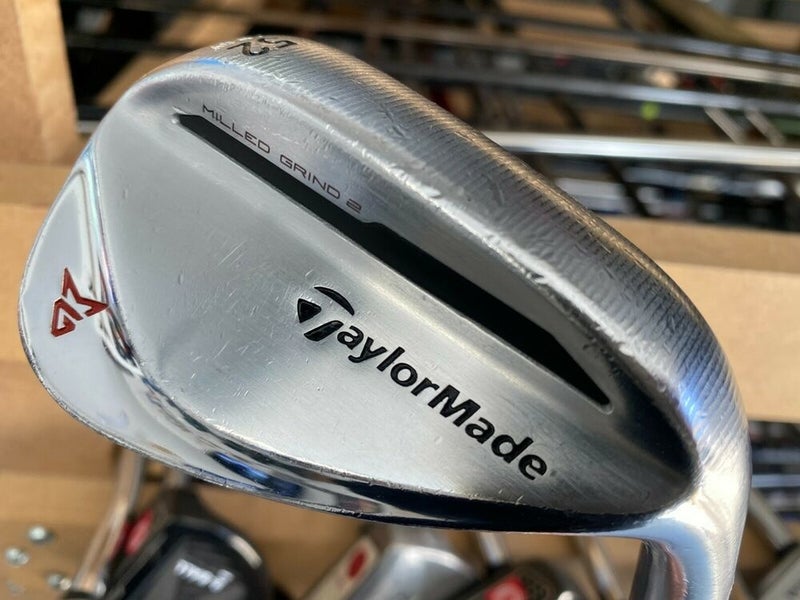 TaylorMade Milled Grind 2 52* 9-bounce Wedge with Dynamic Gold