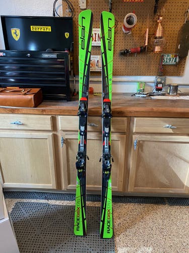 Elan Race GSX skis with Bindings