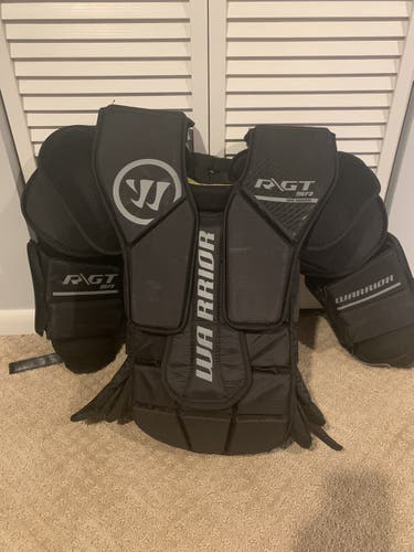 Warrior R/GT Senior Chest Protector Medium