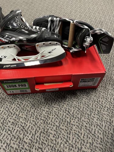 CCM Ribcore 100k Pro 7.5 regular width skate