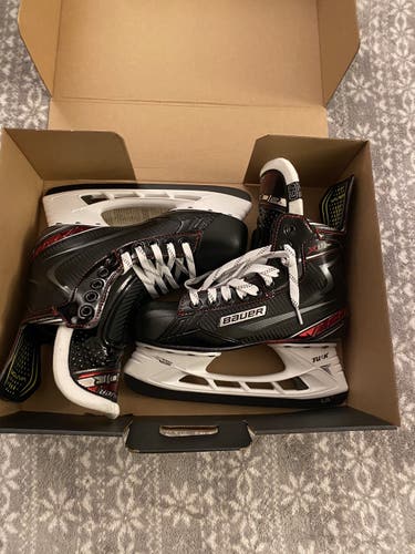 Hockey Skates Senior New Bauer Vapor XLTX Pro Regular Width Size 6.5