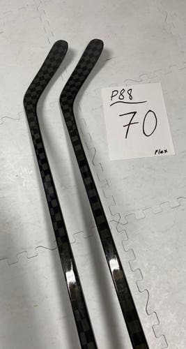 Senior(2x)P88 Right Handed 70 Flex Mid Pattern  Nexus 2N Pro Hockey Stick