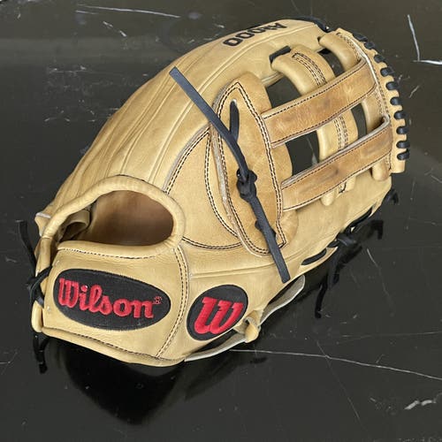 Wilson A2000 1799 - 12.75" Outfield Glove